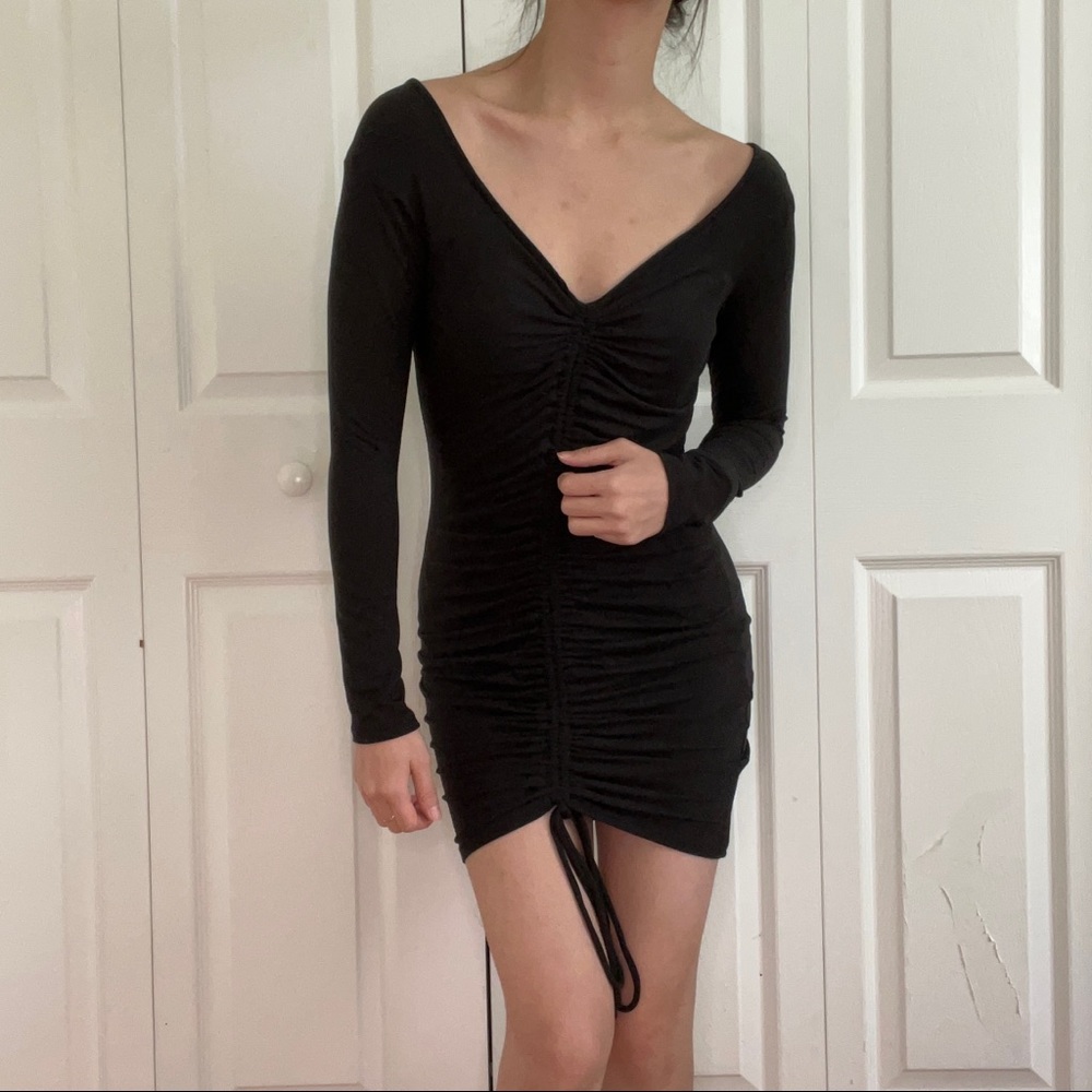 [worn once] Bodycon dress w/ front adjustable tie